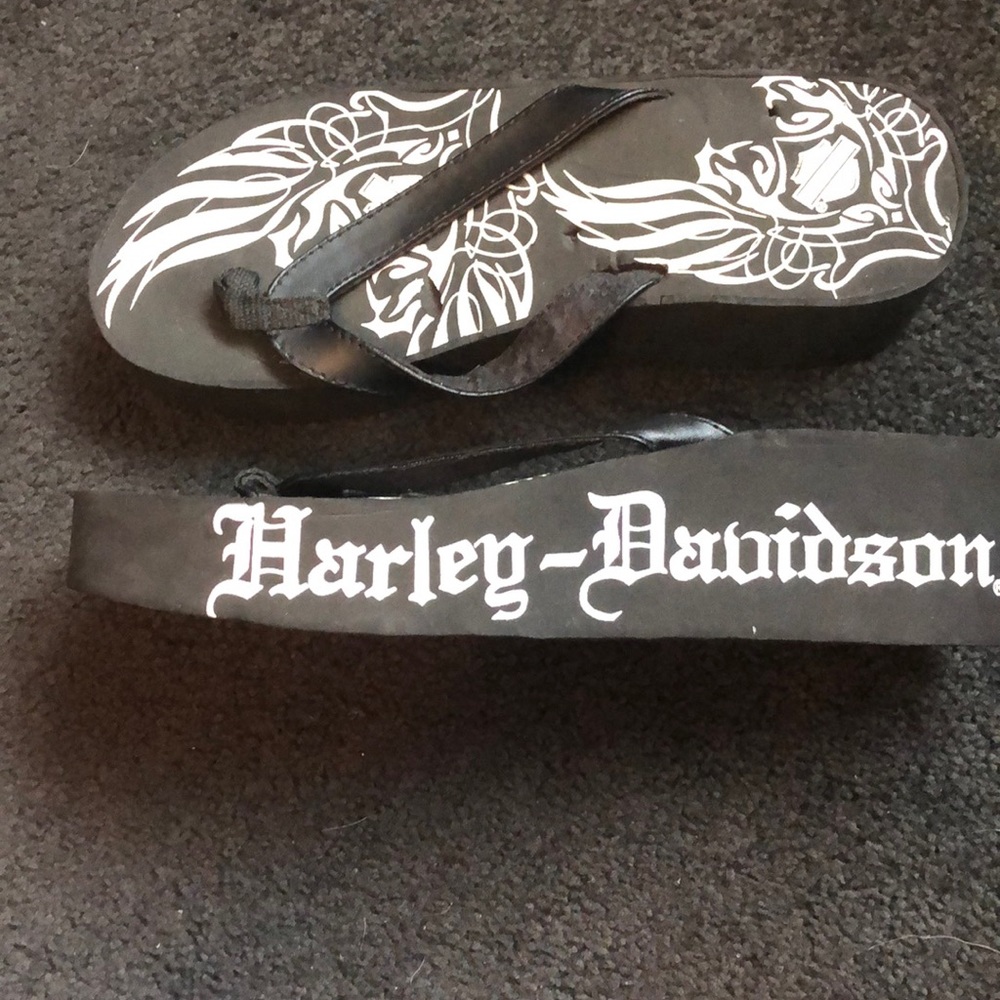 Flip flops. Harley Davidson